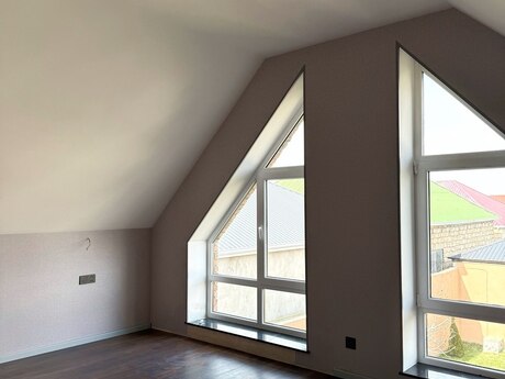 4 otaqlı həyət evi/bağ evi - Buzovna q. - 105 m²