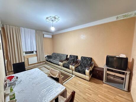 3 otaqlı köhnə tikili - 7-ci mikrorayon q. - 55 m²