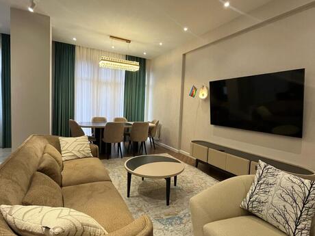 4 otaqlı yeni tikili - Nəsimi r. - 148 m²