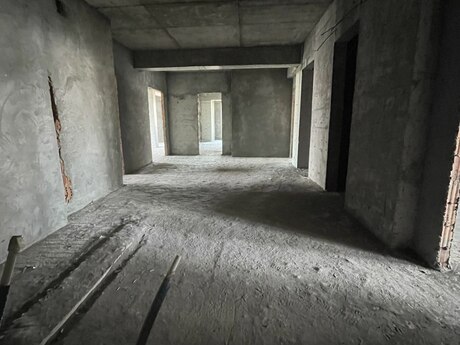 4 otaqlı yeni tikili - İnşaatçılar m. - 300 m²