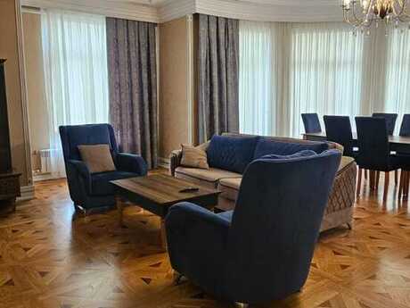 4 otaqlı yeni tikili - 28 May m. - 210 m²