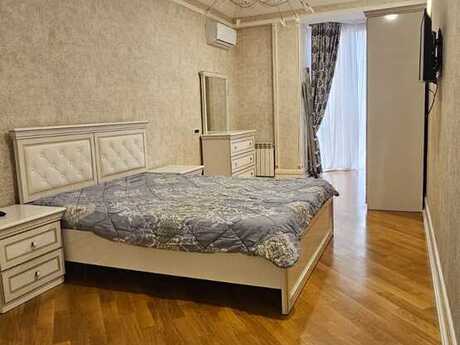 4 otaqlı yeni tikili - 28 May m. - 210 m²
