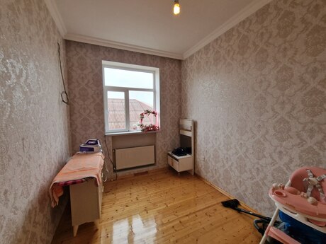 6 otaqlı həyət evi/bağ evi - Zabrat q. - 214 m²