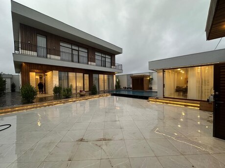 5 otaqlı həyət evi/bağ evi - Buzovna q. - 200 m²