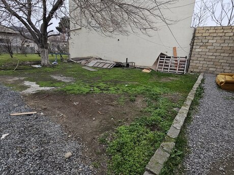 6 otaqlı həyət evi/bağ evi - 7-ci mikrorayon q. - 150 m²
