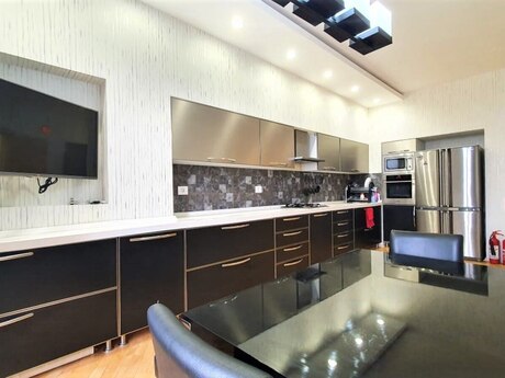 3 otaqlı yeni tikili - 28 May m. - 120 m²