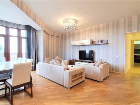 3 otaqlı yeni tikili - 28 May m. - 120 m²