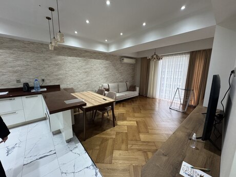 Elan №5826388 - Bakı, Şah İsmayıl Xətai m., 3 otaqlı, 96 m², 16/18 mərtəbə