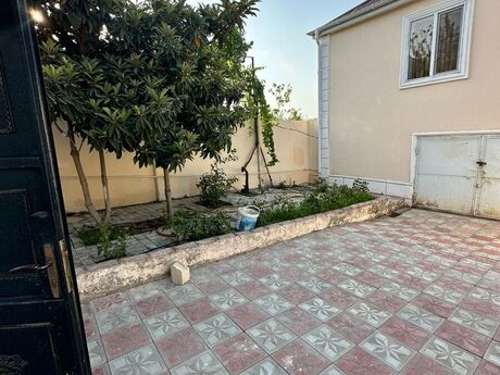5 otaqlı həyət evi/bağ evi - Novxanı q. - 180 m²