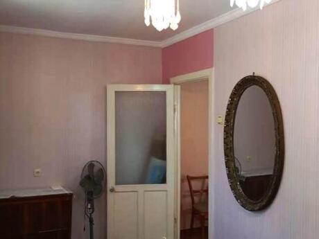 2 otaqlı köhnə tikili - Neftçilər m. - 45 m²