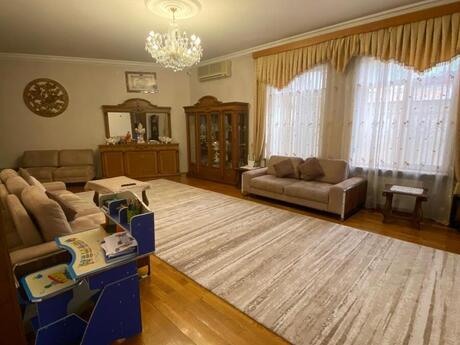 6 otaqlı həyət evi/bağ evi - Suraxanı r. - 400 m²