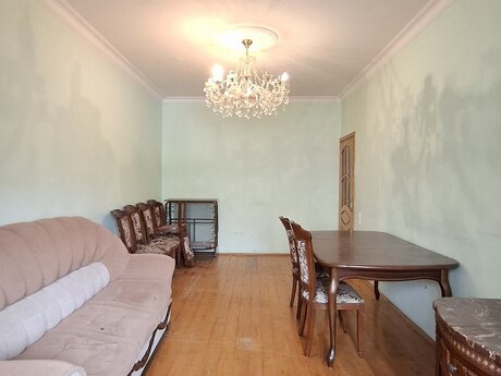 3 otaqlı köhnə tikili - Azadlıq Prospekti m. - 90 m²