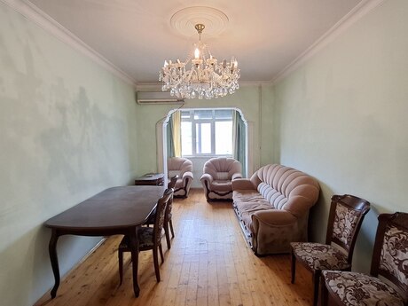 3 otaqlı köhnə tikili - Azadlıq Prospekti m. - 90 m²