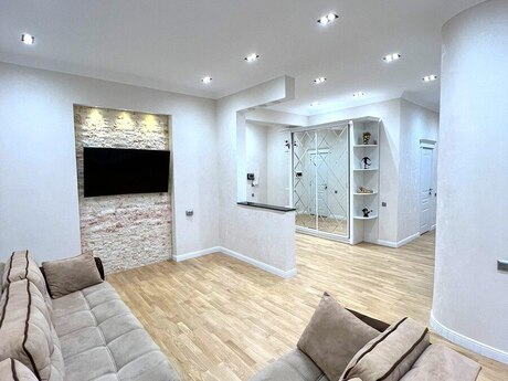 4 otaqlı yeni tikili - Nəsimi r. - 175 m²