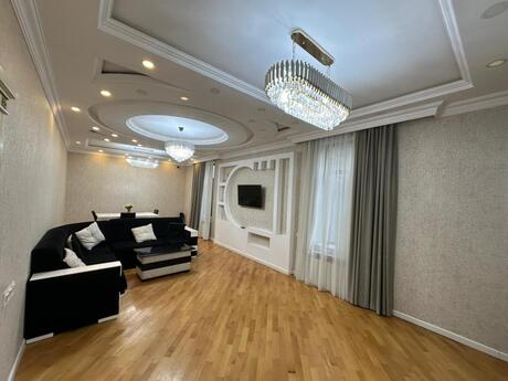 6 otaqlı həyət evi/bağ evi - Binə q. - 435 m²