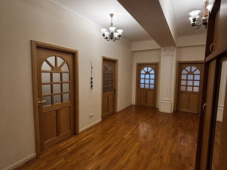 4 otaqlı mənzil, 170 m², 28 May: 460 000 ₼ 3
