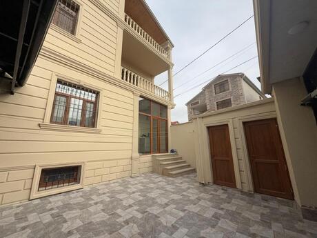 4 otaqlı həyət evi/bağ evi - Bakıxanov q. - 255 m²