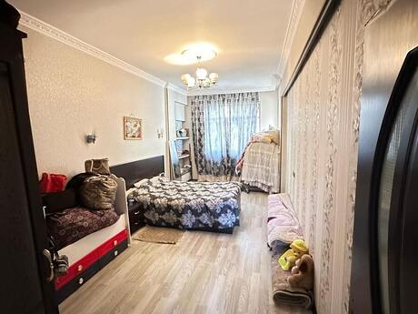 Elan №5879967 - Bakı, İnşaatçılar m., 3 otaqlı, 130 m², 11/12 mərtəbə