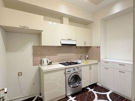 Elan №5879973 - Bakı, Həzi Aslanov m., 2 otaqlı, 70 m², 2/17 mərtəbə