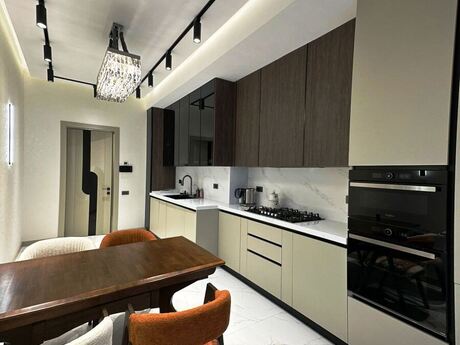 4 otaqlı yeni tikili - Nizami m. - 180 m²