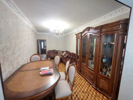 5 otaqlı köhnə tikili - Azadlıq Prospekti m. - 120 m²