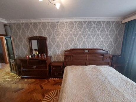 5 otaqlı köhnə tikili - Azadlıq Prospekti m. - 120 m²