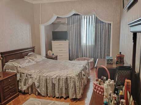 4 otaqlı köhnə tikili - Azadlıq Prospekti m. - 110 m²