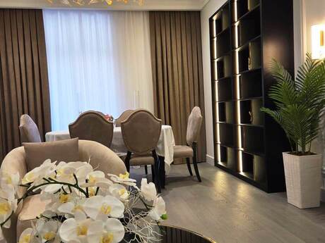 Elan №5880191 - Bakı, Ağ şəhər q., 4 otaqlı, 145 m², 2/7 mərtəbə