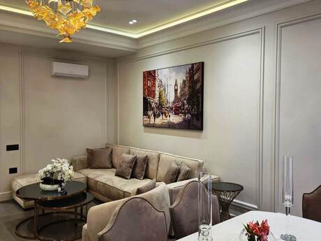4 otaqlı yeni tikili - Ağ şəhər q. - 145 m²