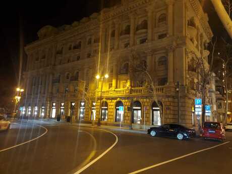 Elan №5880341 - Bakı, Sahil m., 2 otaqlı, 75 m², 2/5 mərtəbə
