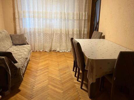 Elan №5880408 - Bakı, İnşaatçılar m., 3 otaqlı, 75 m², 3/5 mərtəbə
