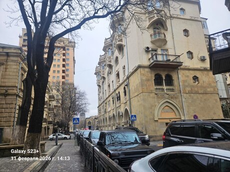 Elan №5880785 - Bakı, Sahil m., 3 otaqlı, 70 m², 2/2 mərtəbə