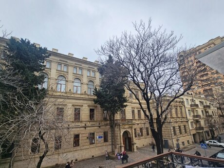 3-комн. вторичка - м. Сахил - 70 м²