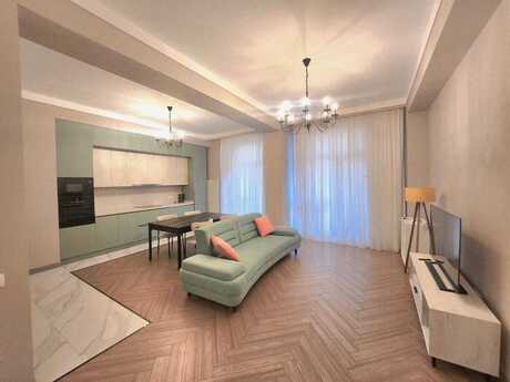 Elan №5880906 - Bakı, Ağ şəhər q., 3 otaqlı, 150 m², 4/7 mərtəbə