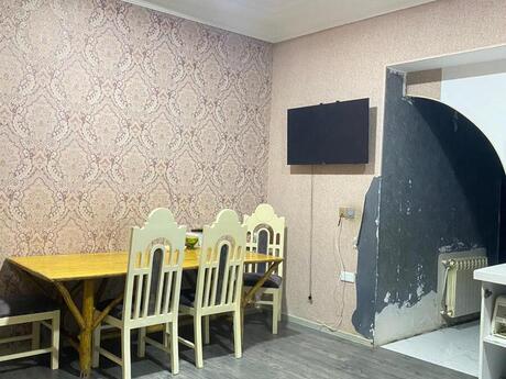 4 otaqlı həyət evi/bağ evi - Nəsimi m. - 240 m²