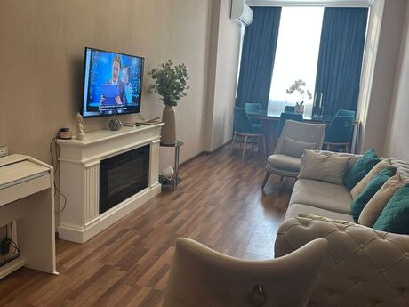 Elan №5881700 - Bakı, Nizami r., 2 otaqlı, 70 m², 18/18 mərtəbə
