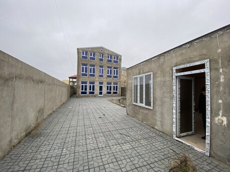 7 otaqlı həyət evi/bağ evi - Hövsan q. - 360 m²
