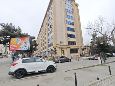 3 otaqlı köhnə tikili - Bakıxanov q. - 80 m²
