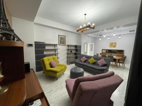 4 otaqlı yeni tikili - Ağ şəhər q. - 190 m²