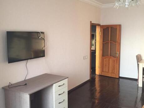 3 otaqlı köhnə tikili - Massiv V q. - 85 m²
