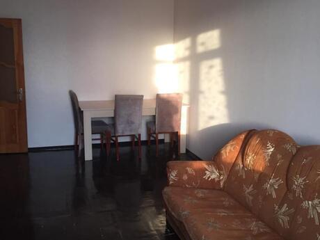 3 otaqlı köhnə tikili - Massiv V q. - 85 m²
