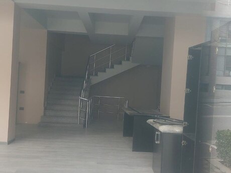 Obyekt - Ağ şəhər q. - 374 m²