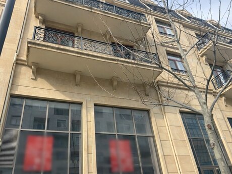 Obyekt - Ağ şəhər q. - 374 m²