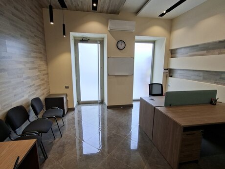 2-комн. офис - м. 28 мая - 60 м²