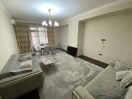 4 otaqlı yeni tikili - 8 Noyabr m. - 180 m²