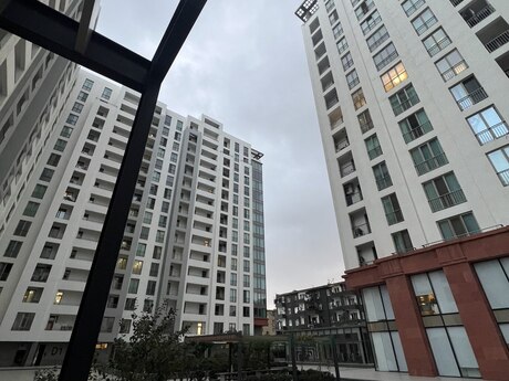 4 otaqlı yeni tikili - Elmlər Akademiyası m. - 175 m²