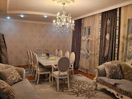5 otaqlı həyət evi/bağ evi - Sulutəpə q. - 240 m²