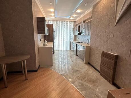 4 otaqlı mənzil, 200 m², 28 May: 620 000 ₼ 4