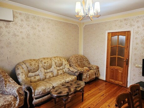 4 otaqlı köhnə tikili - Qara Qarayev m. - 85 m²