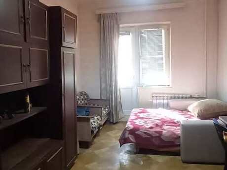 3 otaqlı köhnə tikili - 8-ci mikrorayon q. - 80 m²